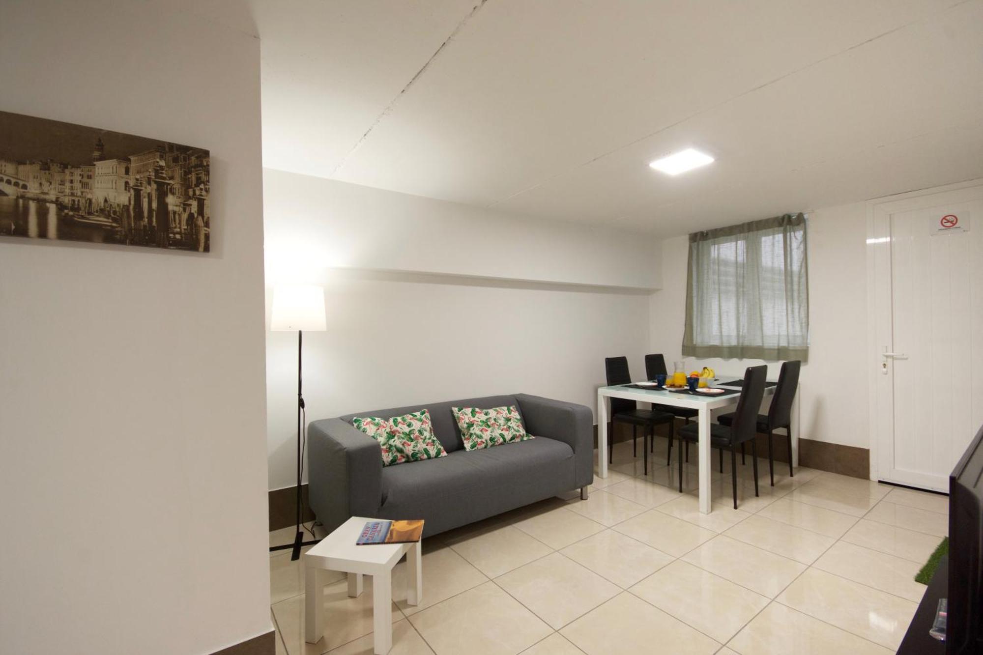 Apartamentos A 10 Minutos Del Aeropuerto Carrizal Екстер'єр фото