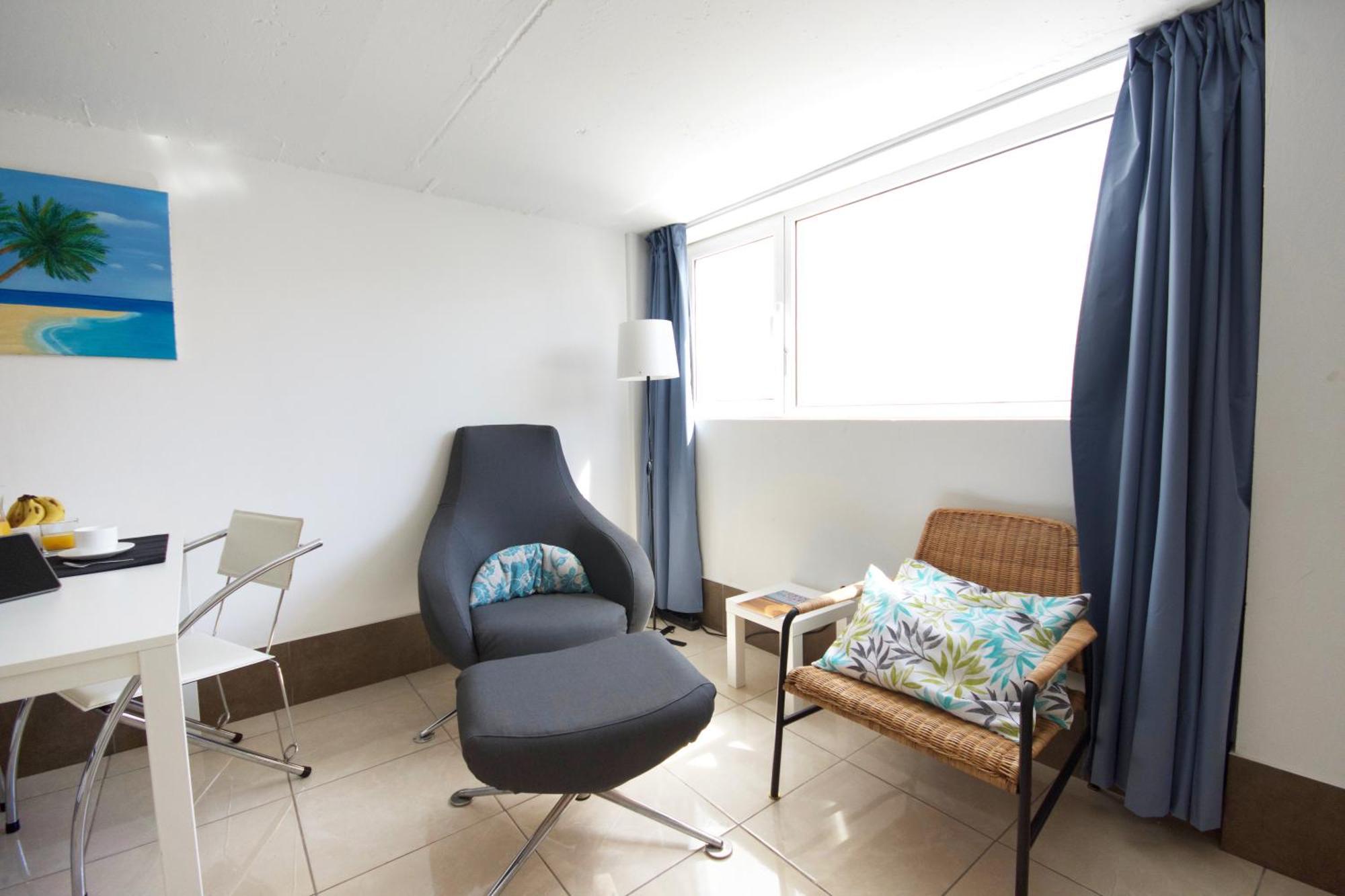 Apartamentos A 10 Minutos Del Aeropuerto Carrizal Екстер'єр фото